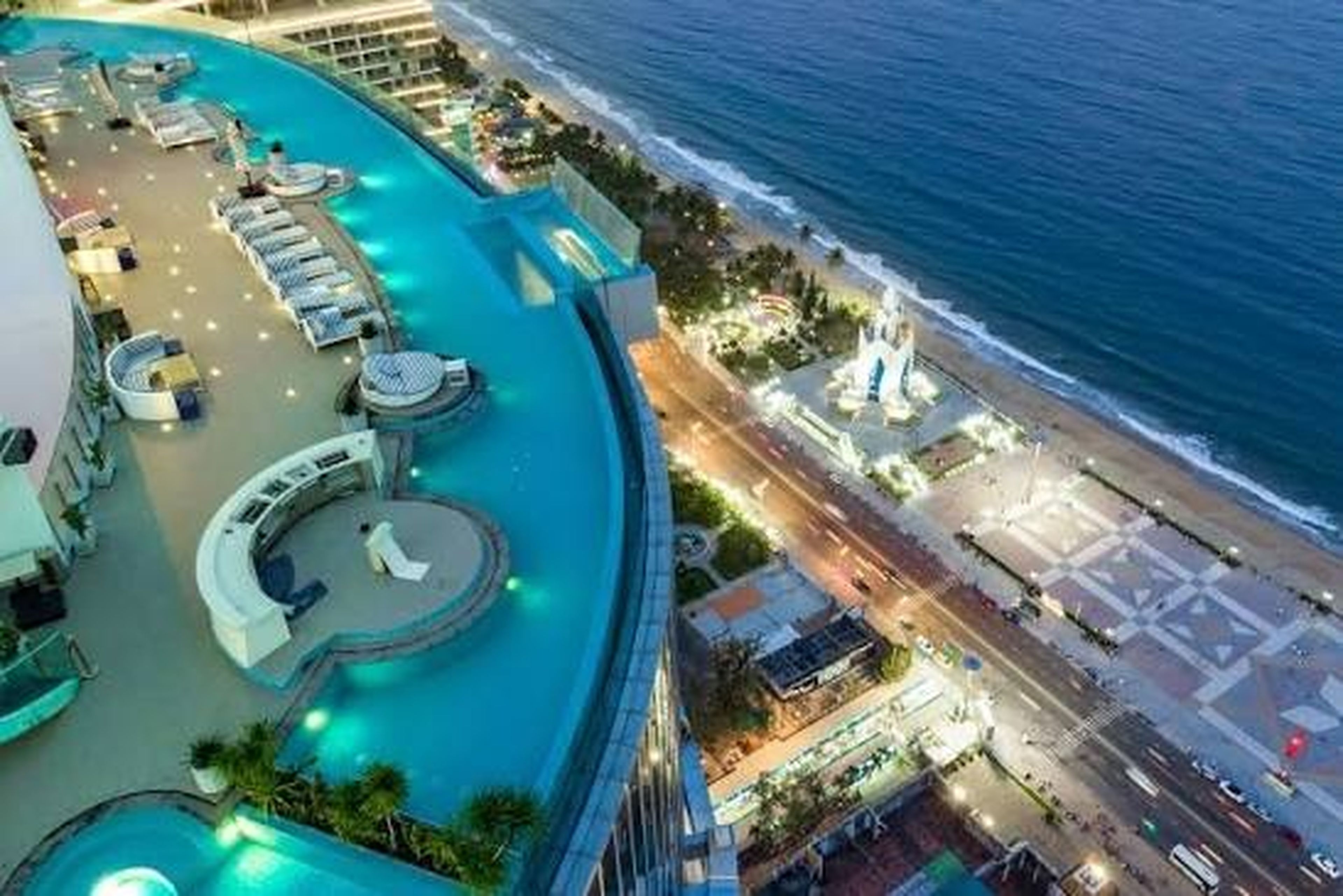 The Empyrean Nha Trang Hotel - Hình 1